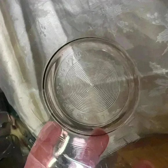 Vintage, Pyrex Mixing bowl Cranberry, # 325, 2.5  Lt Vision Glass kitchenware - Picture 3 of 6